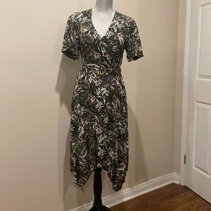 Banana Republic Handkerchief Tiger Short Sleeve Midi Dress Petite